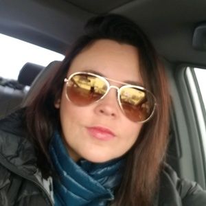 Meet your Posher, Stephanie